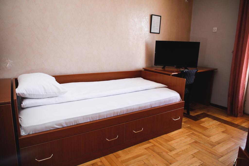 Hotel Bojatours Podgorica Exteriör bild