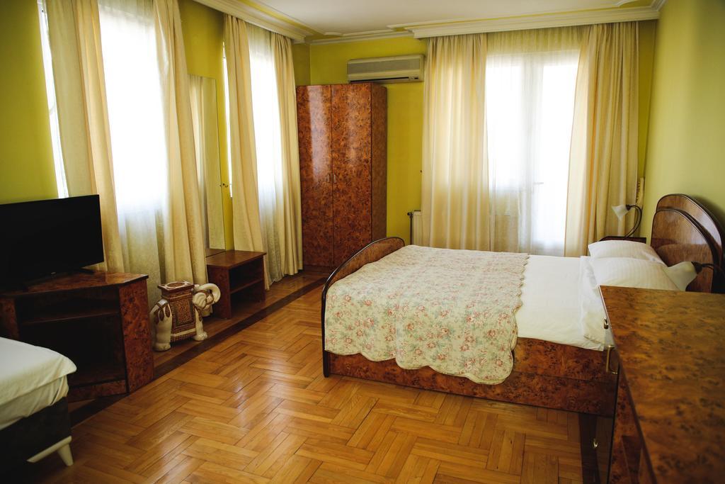 Hotel Bojatours Podgorica Exteriör bild