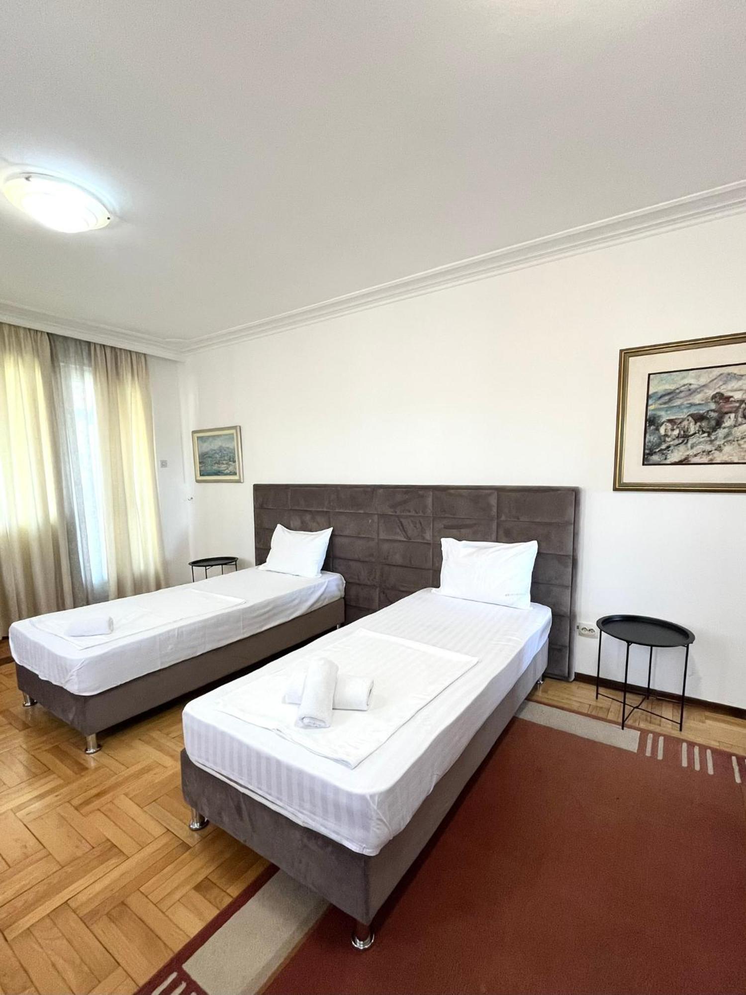 Hotel Bojatours Podgorica Exteriör bild