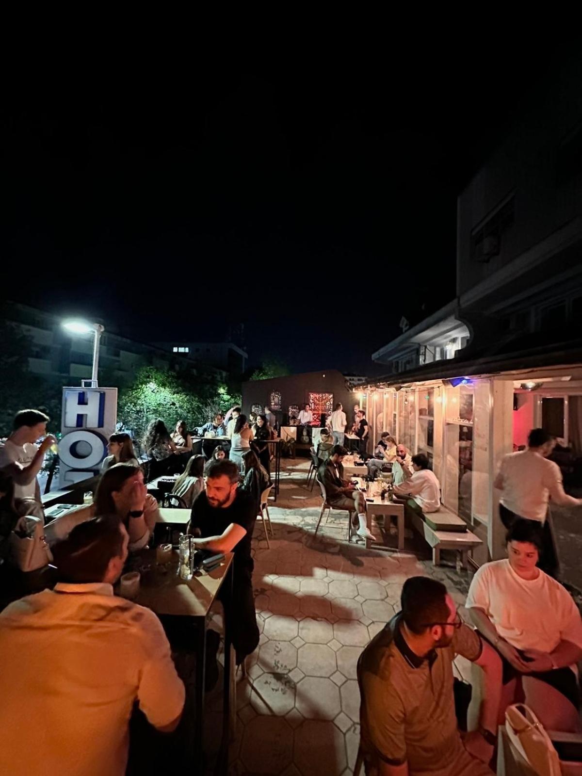 Hotel Bojatours Podgorica Exteriör bild