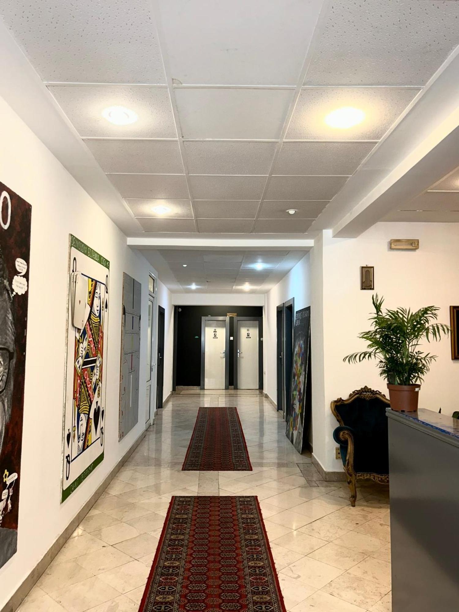 Hotel Bojatours Podgorica Exteriör bild