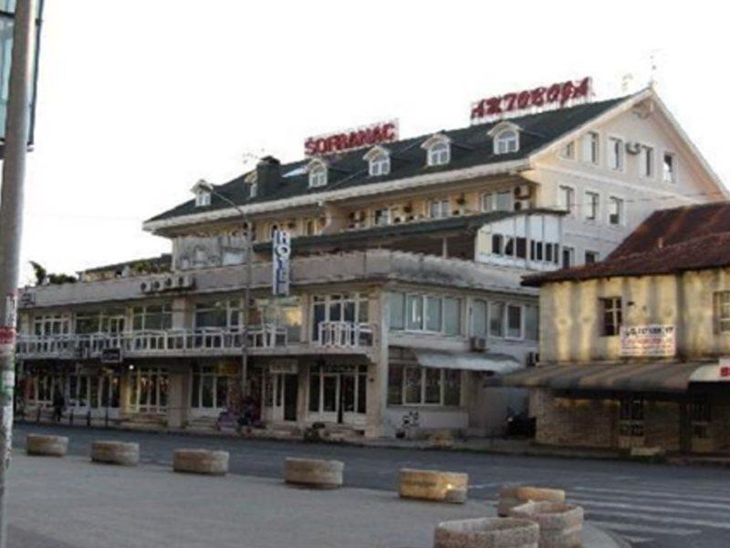 Hotel Bojatours Podgorica Exteriör bild