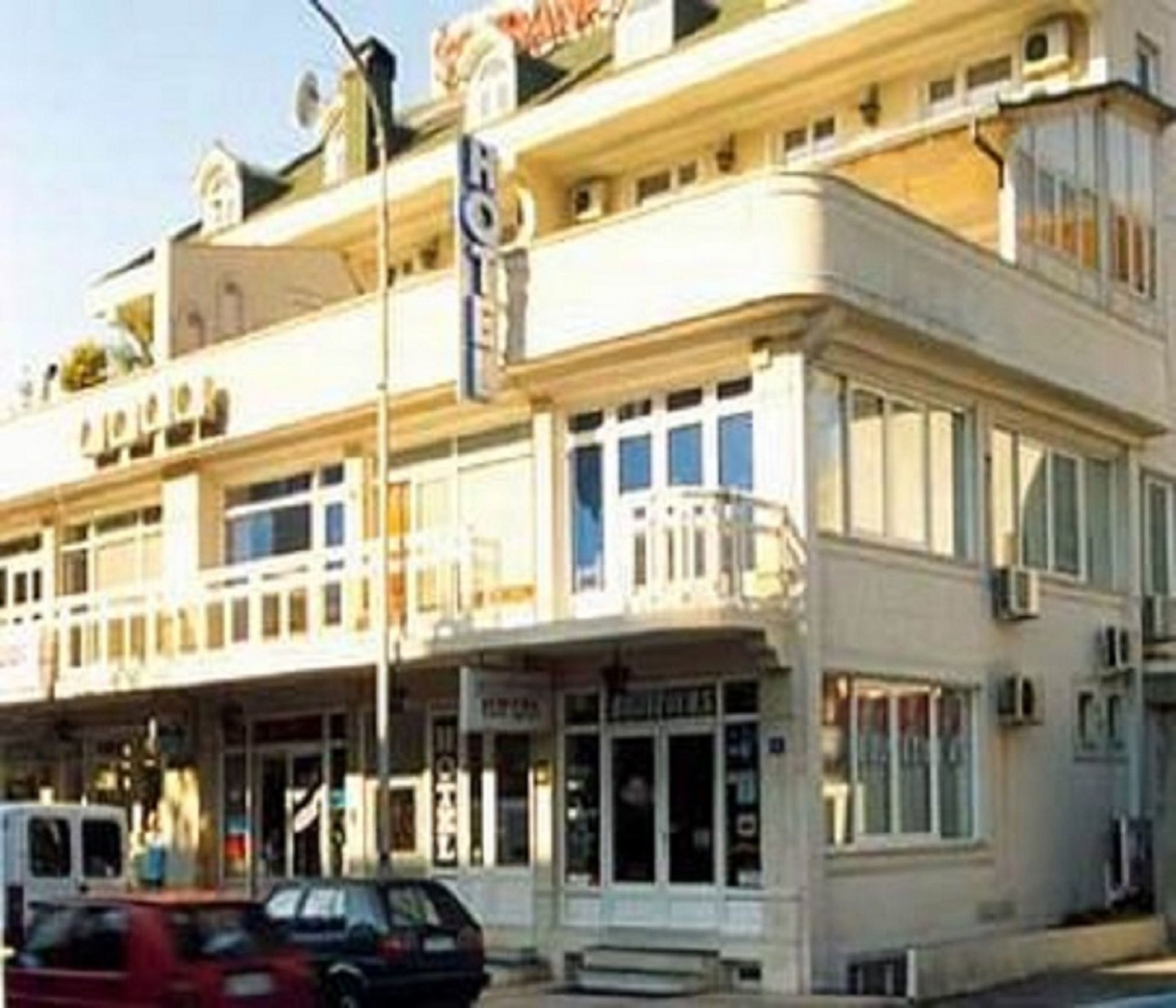 Hotel Bojatours Podgorica Exteriör bild
