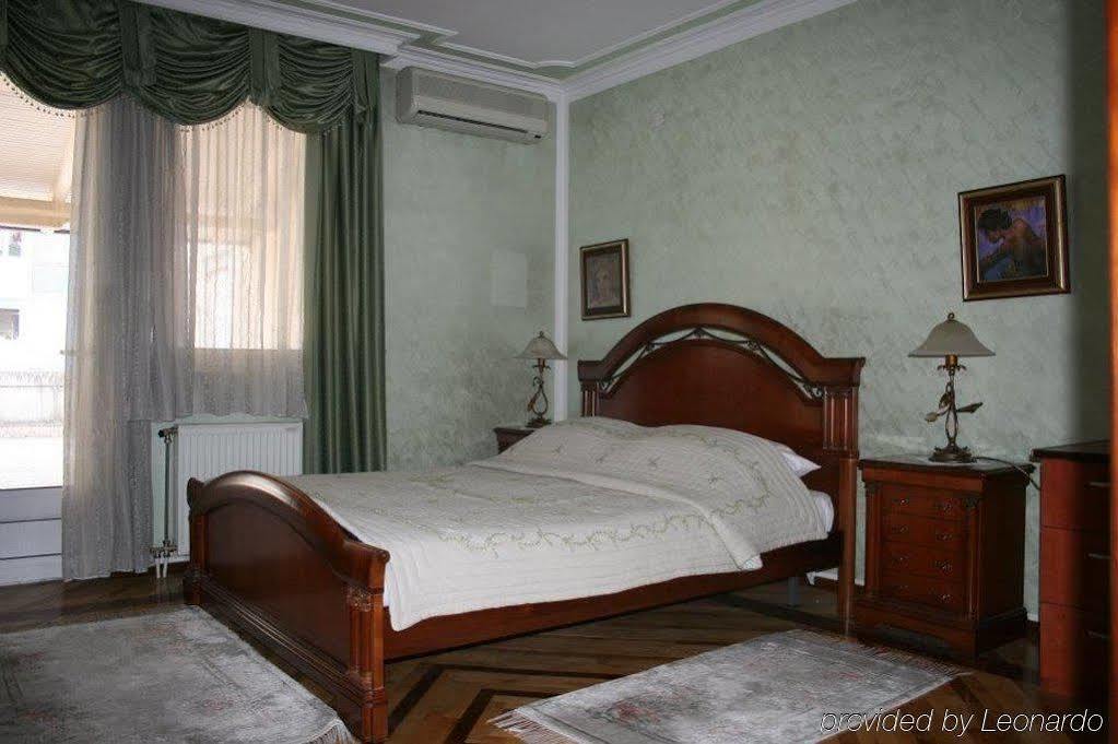 Hotel Bojatours Podgorica Exteriör bild
